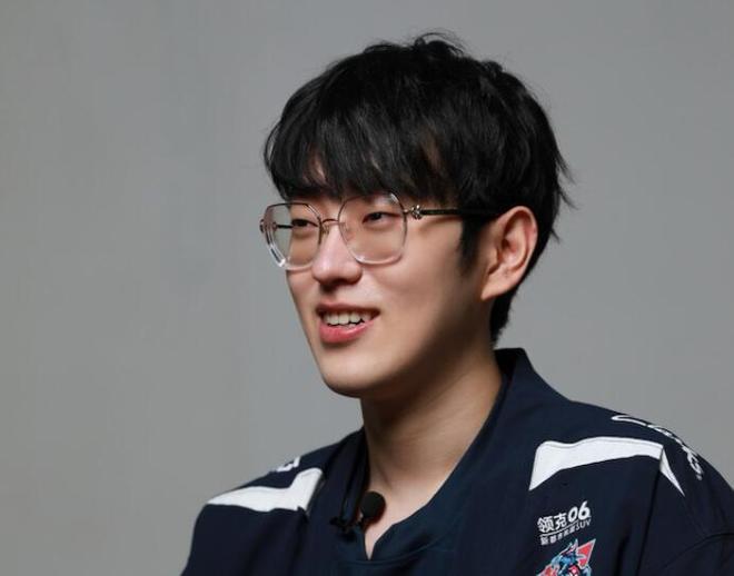 IG险胜EDG，Scout操刀奇招英雄翻盘强强对话淘汰赛，技惊四座