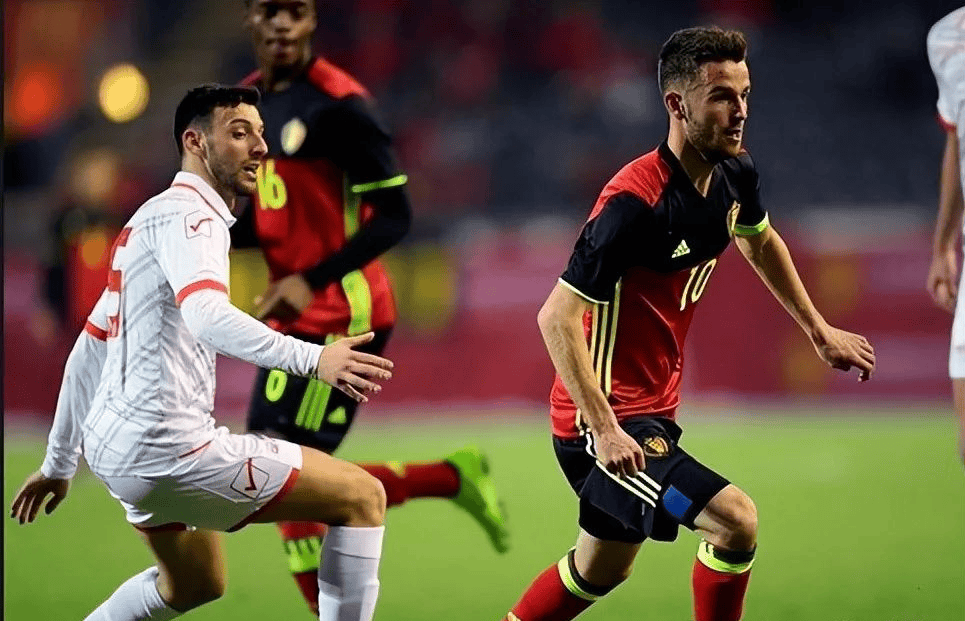 爱游戏下载-欧洲联赛再度激烈，球队展现出色表现