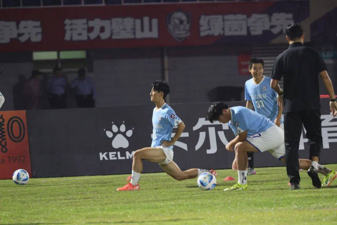 爱游戏在线-狼队客场告捷，保级大战一触即发