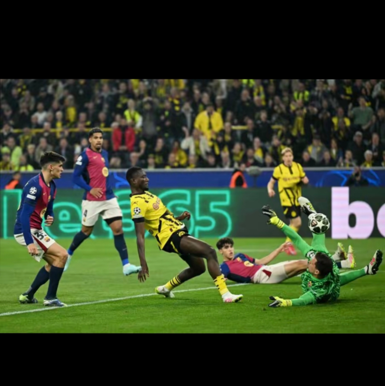 欧洲杯预选赛勾勒出电光火石画卷