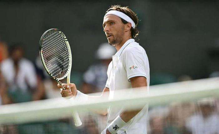 包含温网逆转戴维斯杯，兹维列夫刷新纪录的词条