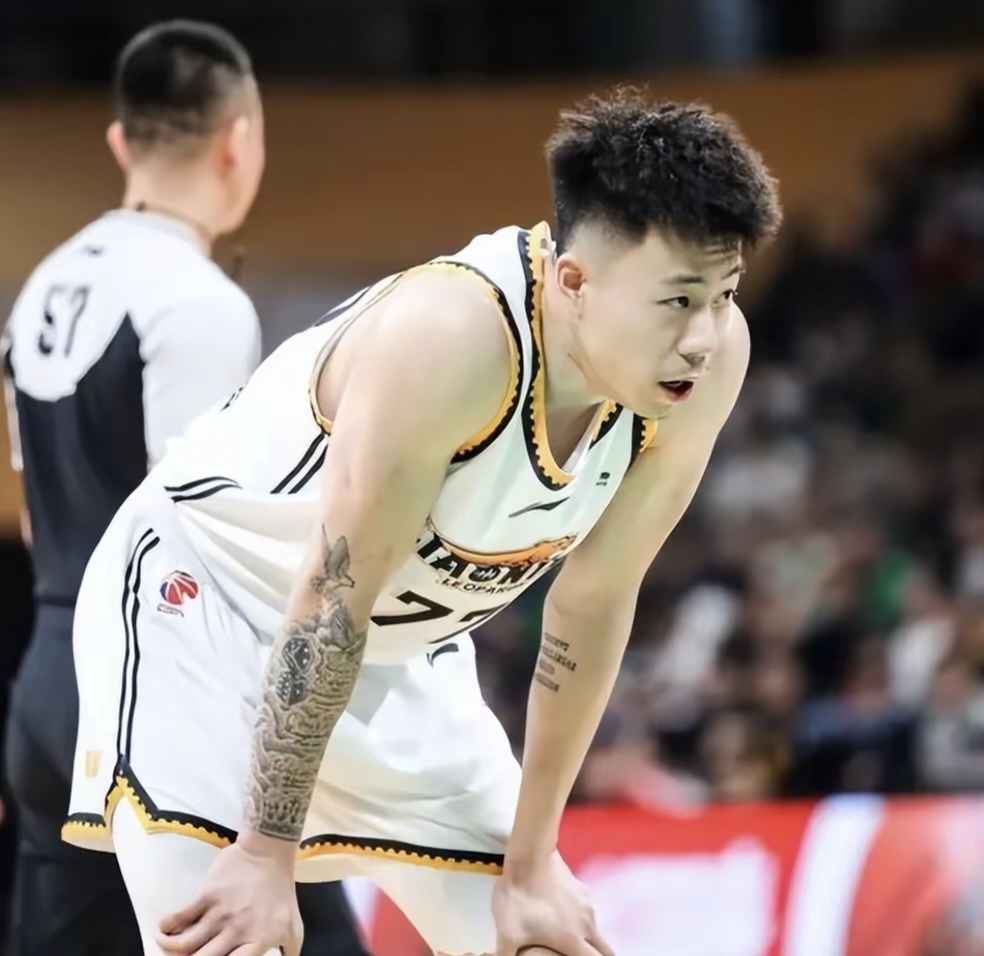 吉林队险胜掘金，张镇麟惊艳四座