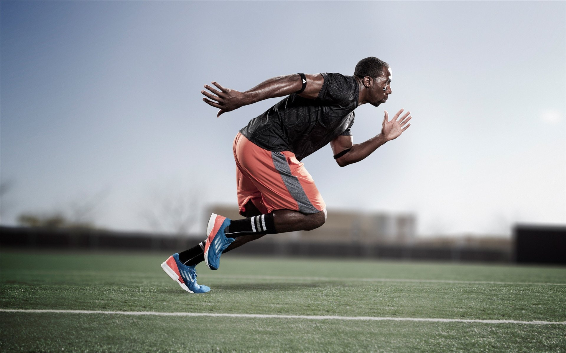 足球巨星破界时刻，当姆巴佩在二次元帷幕后接管NBA总决赛