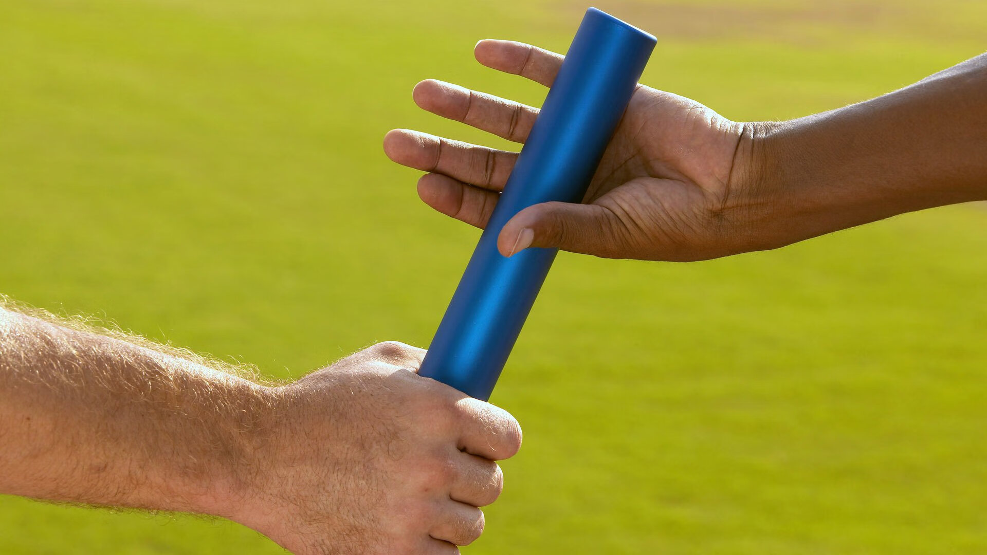 爱游戏官方入口-多米诺骨牌倒下时,老鹰的火力压制如何与戈贝尔的怒吼遥相呼应