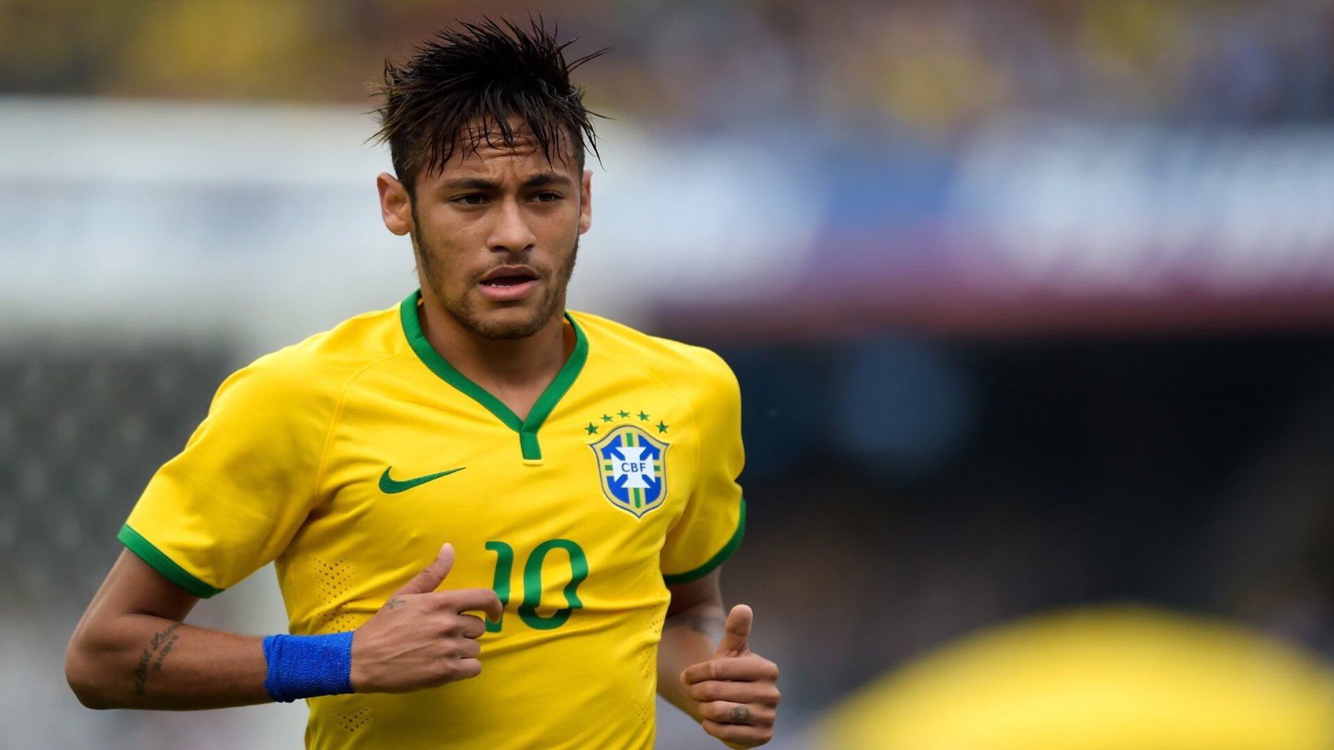 当菲尼克斯落下金色暴雨，克莱·汤普森那记穿越十年的三分回响