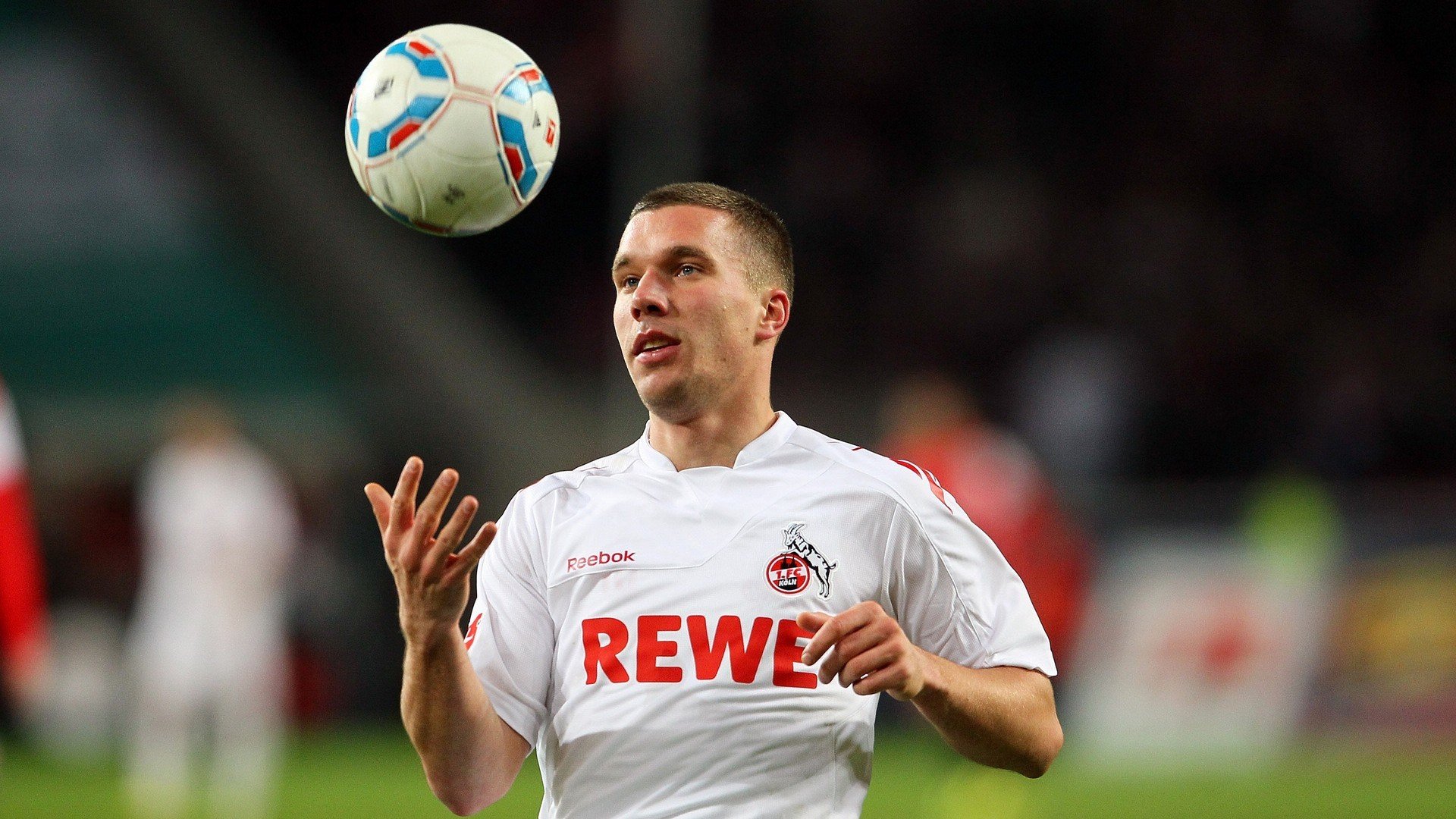 银白球台,两种风暴