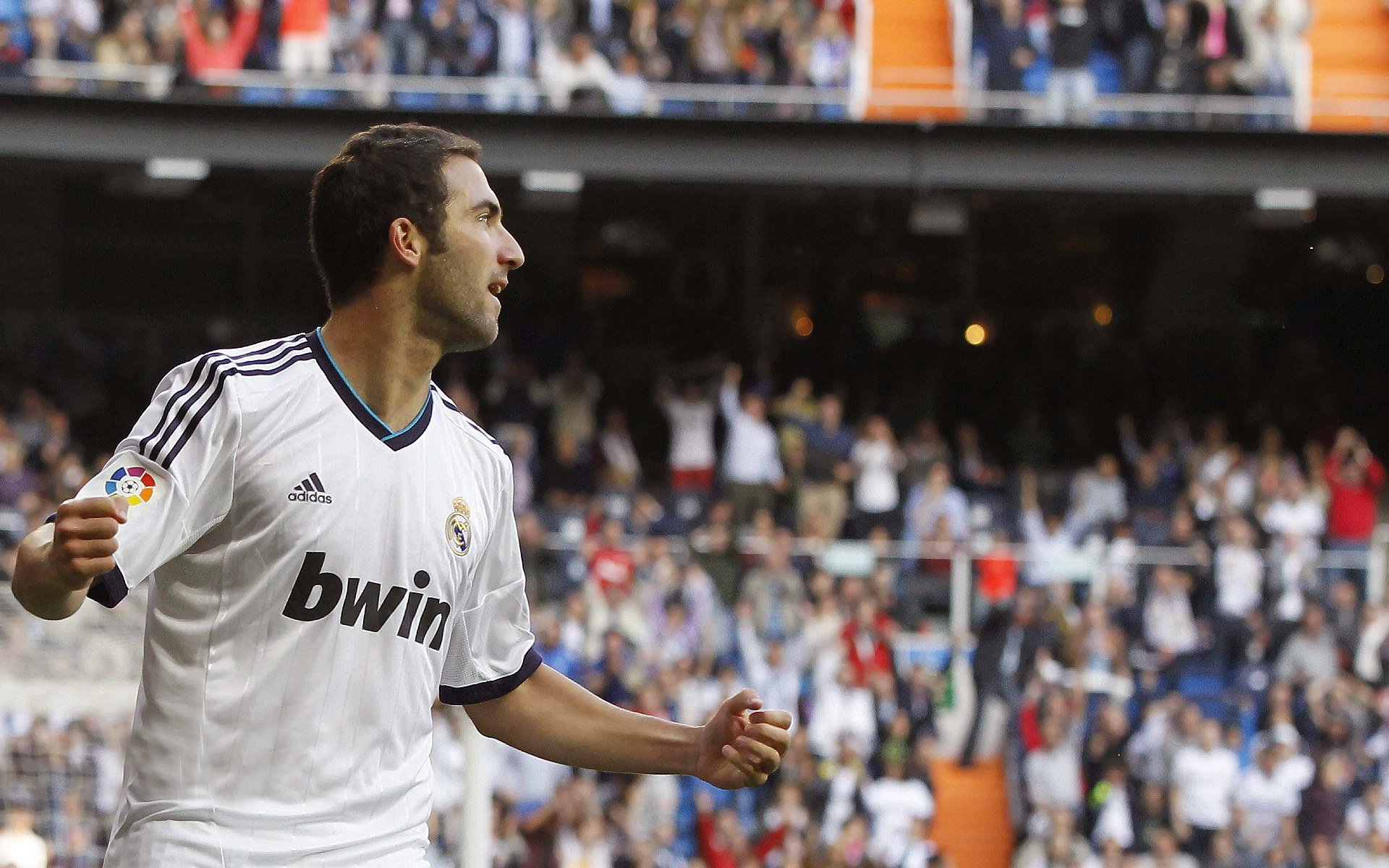 草地的火焰,红土的黄昏,穆雷如何在温网与蒙特卡洛诠释网球的双重奏